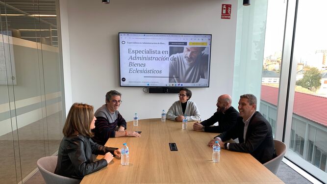 Conversación en el Centro Arrupe