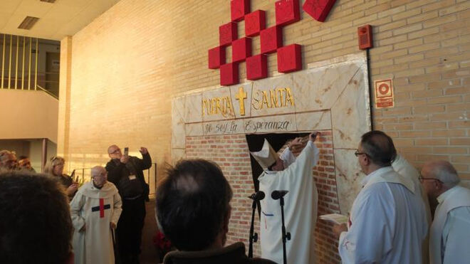 Cobo abre la 'Puerta Santa' de la cárcel de Soto el Real
