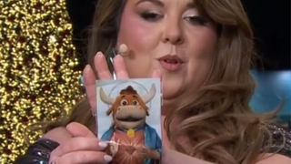 Lalachús con la estampa del toro de Grand Prix