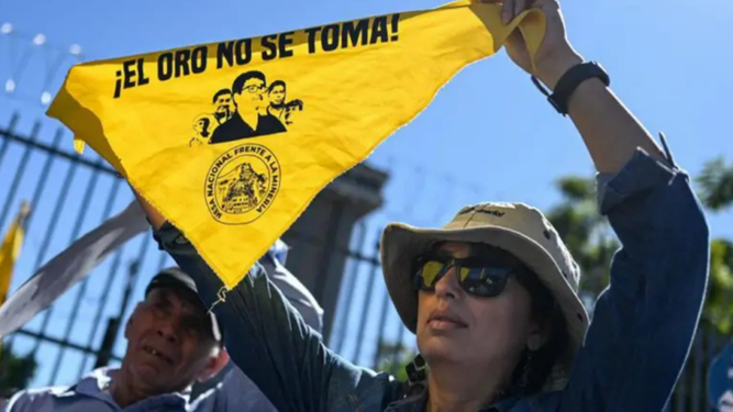 Protesta contra la extracción de oro en El Salvador