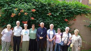Las siete laicas, con el arzobispo Planellas, de Tarragona