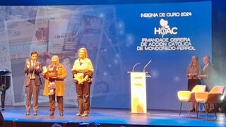 El Ayuntamiento de Ferrol impone la insignia de oro de la ciudad a los trabajadore cristianos de la diócesi