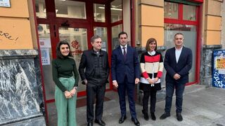 La consejera, el obispo, el Lehendakari, la directora de Caritas Bizkaia y el delegado episcopal