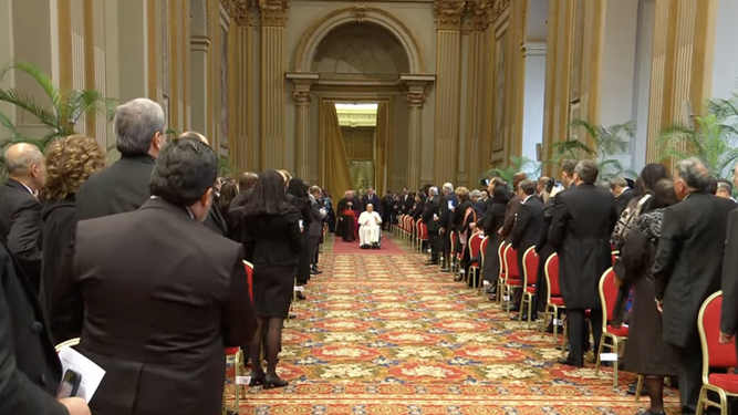 Francisco, con el Cuerpo Diplomático