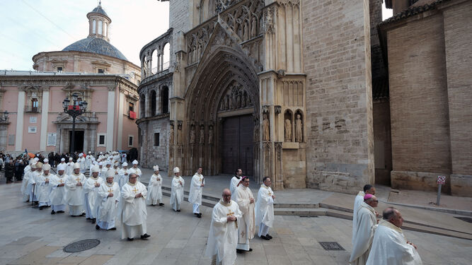 Procesión hacia la catedral de Valencia