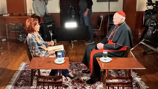 Carlos Aguiar, con Valentina Alazraki