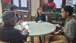 La ministra de Igualdad, con Saúl Castro