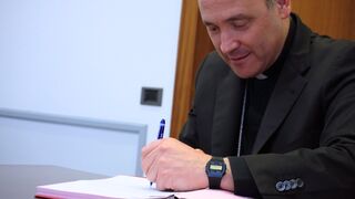 El obispo de Alcalá de Henares  Antonio Prieto