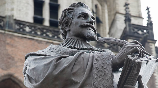 Estatua de Hugo Grocio