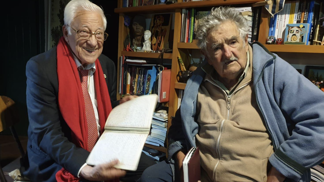 Padre Ángel y Pepe Mujica