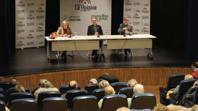 Un momento del foro con Fernando Valera