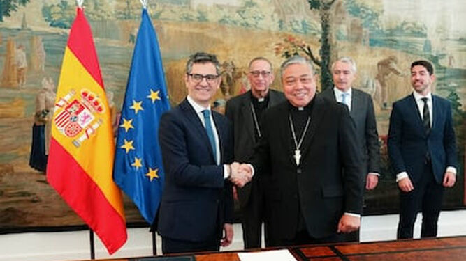 Ministro Bolaños con el nuncio en España