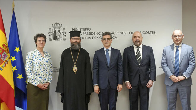 El ministro de la Presidencia, Félix Bolaños, con líderes religiosos