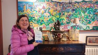 Rosa Pich-Aguilera con su nuevo título