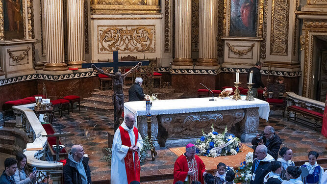 Prado, con los niños y jóvenes de las agrupaciones que celebraron al patrón