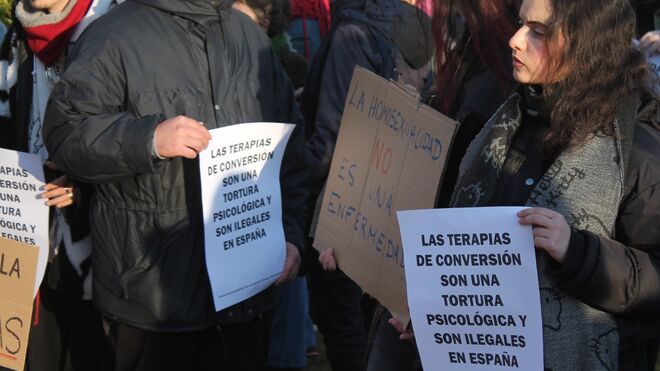 Protestas en Cuenca contra las terapias de conversión