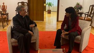 La ministra de Igualdad, con el presidente de la CEE