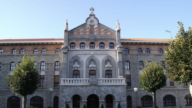 La fundación Ambrosio Aguirre beca actualmente a unos 18 seminaristas