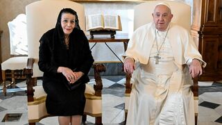 Papa con Myriam Spiteri Debono, presidenta de Malta
