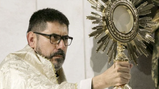 Héctor Luna, IVE