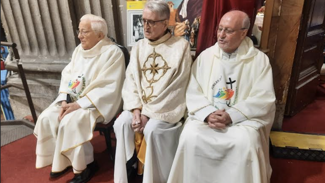 Carlos del Valle y el Padre Ángel en San Antón