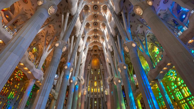 Interior de la Sagrada Familia de Barcelona