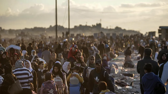 Miles de palestinos se dirigen al norte de Gaza tras la tregua con Israel