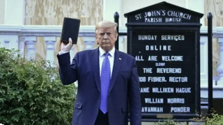Trump y la Biblia
