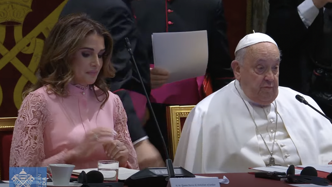 Francisco, con la reina de Jordania