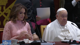 Francisco, con la reina de Jordania
