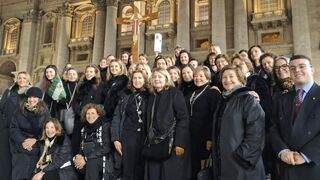 Las integrantes de Afammer Málaga en la basílica de San Pedro