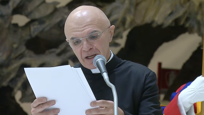 El oficial de la Secretaría de Estado que leyó la catequeis del Papa