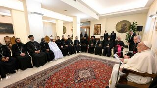 Francisco en audiencia con los sacerdotes y monjes de las Iglesias Autocéfalas Orientale