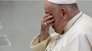 El papa sufre una bronquitis
