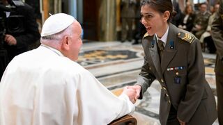 Encuentro del Papa con una delegación del ejército italiana en 2024