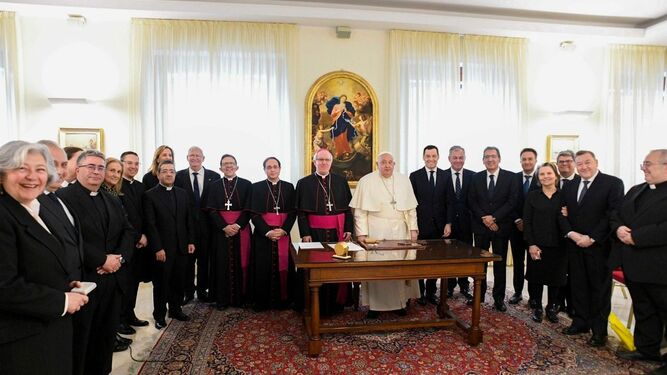 Papa y Hermandades