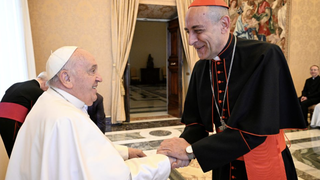 El Papa saluda a 'Tucho' Fernández