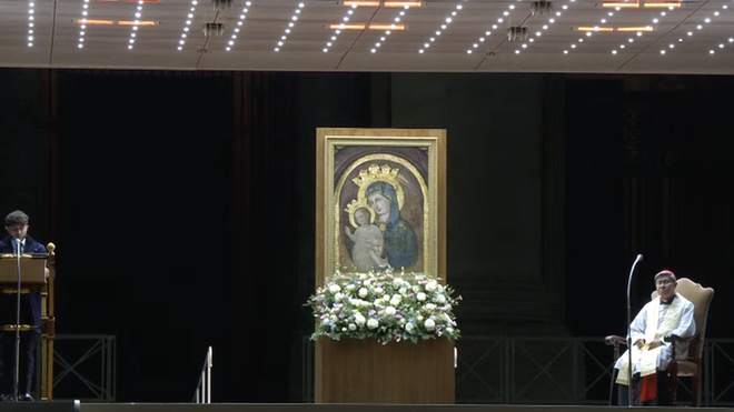 Tagle presidió el segundo Rosario por la salud del Papa en San Pedro