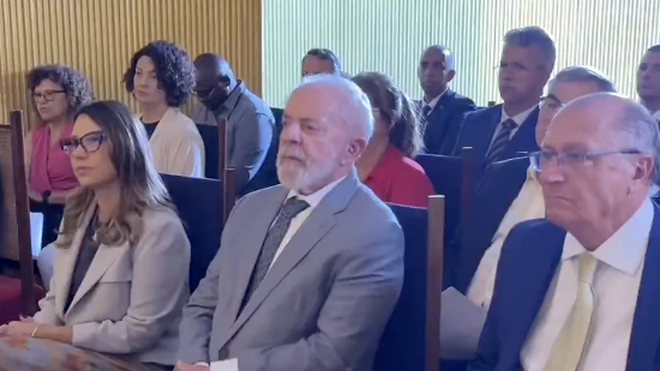 El presidente de Brasil en misa pore Francisco