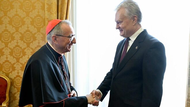 Cardenal Parolin con el presidente de Lituania