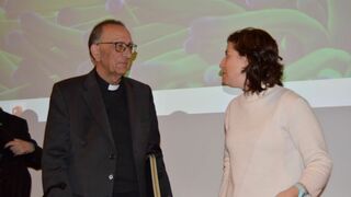 El cardenal Omella y Eva Fernández