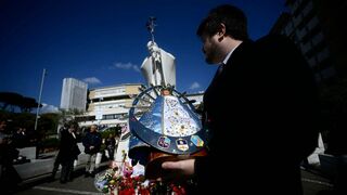 Un fiel argentino, ante el Gemelli