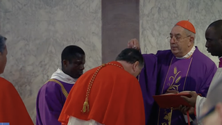 de Donatis impone la ceniza al cardenal Artime