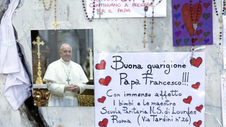 Mensajes de apoyo al Papa frente al Gemelli