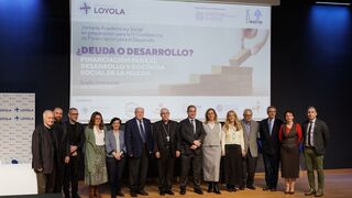 Jornada "¿Deuda o Desarrollo?" en la Universidad Loyola