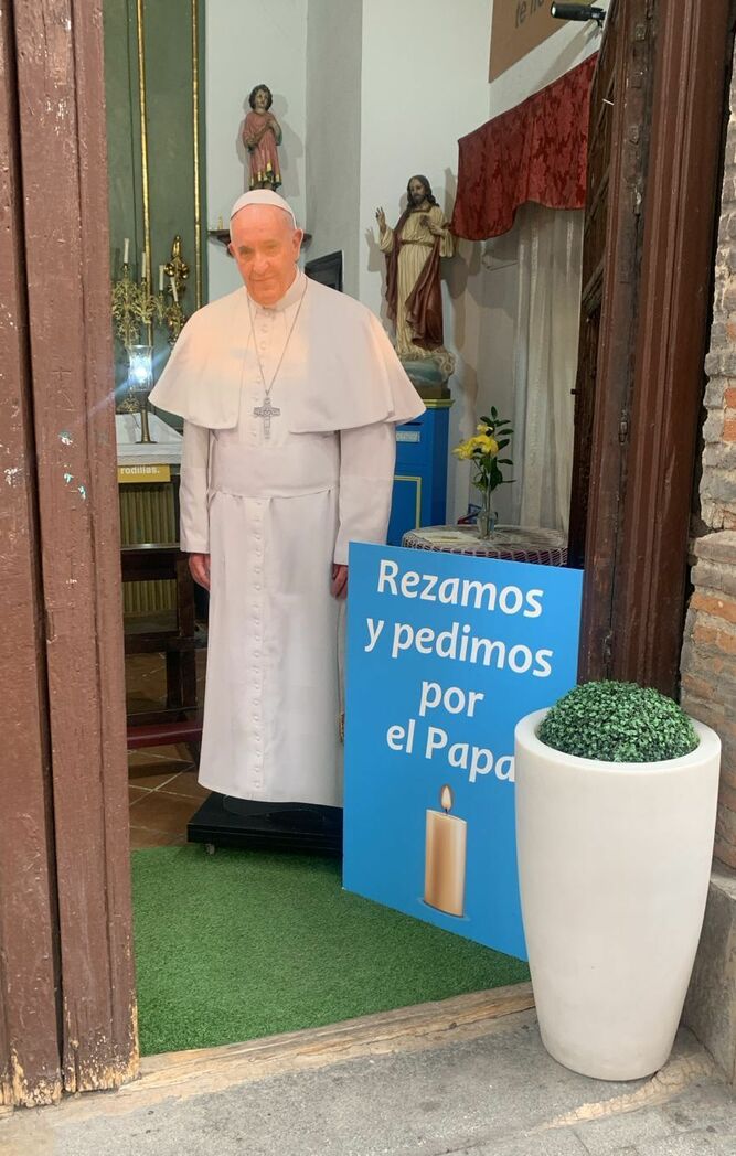 San Antón reza por el Papa