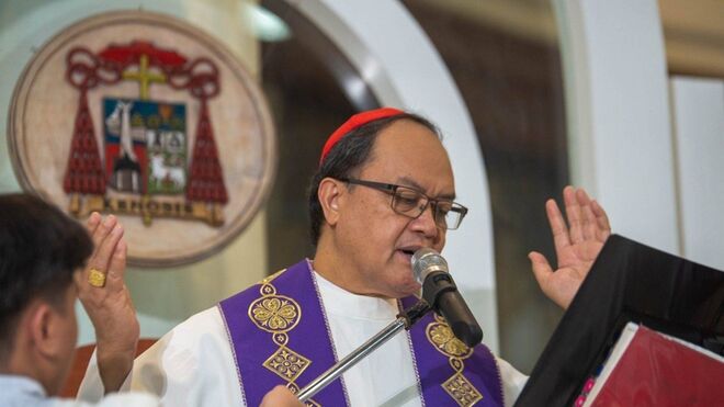 Cardenal Virgilio David , obispo de Kalookan y presidente de la Conferencia Episcopal de Filipinas