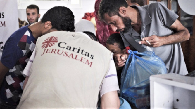Reparto de ayuda de Cáritas Jerusalén