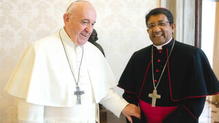 Francisco y monseñor Kurian Mathew Vayalunkal