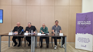 El obispo Ginés García Beltrán (segundo por la izquierda) en la presentación